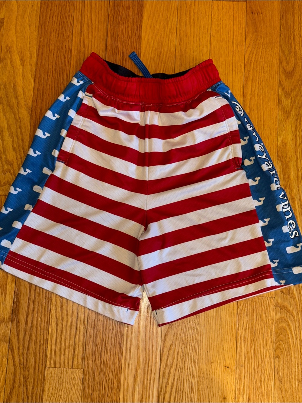 🐳 🇺🇸 Vineyard Vines Red & White Striped Shorts w/ Blue Whale Side Panels size 7